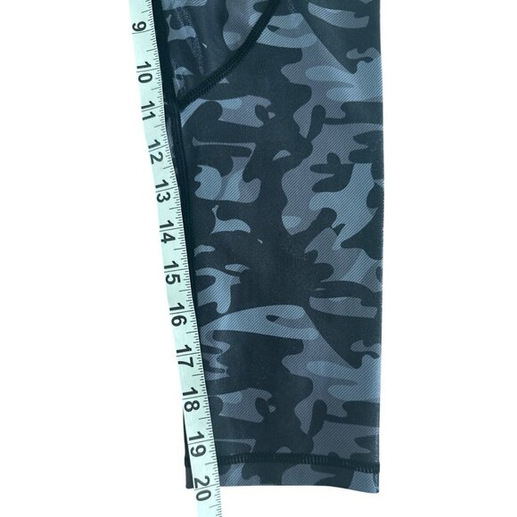 ZYIA ACTIVE Black Camo Metallic Pocket Light n Tight Hi-Rise Capri‎ 20" Size 4 - Picture 4 of 8